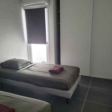 Le 9Eme Etage Du Bonheur Bed and Breakfast Πουάντ-α-Πιτρ Εξωτερικό φωτογραφία