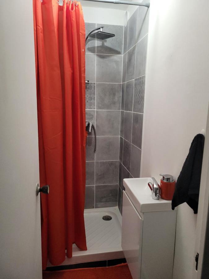 Le 9Eme Etage Du Bonheur Bed and Breakfast Πουάντ-α-Πιτρ Εξωτερικό φωτογραφία